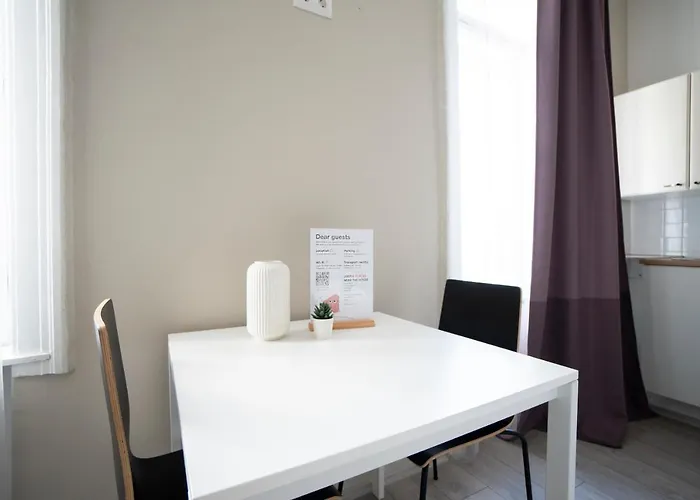 Bright ,cozy , And Cute In Apartment *