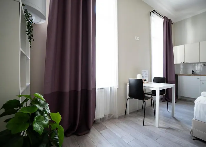 Apartment Bright ,cozy , And Cute In *