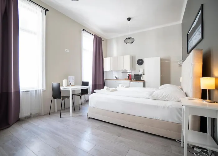 Apartment Bright ,cozy , And Cute In